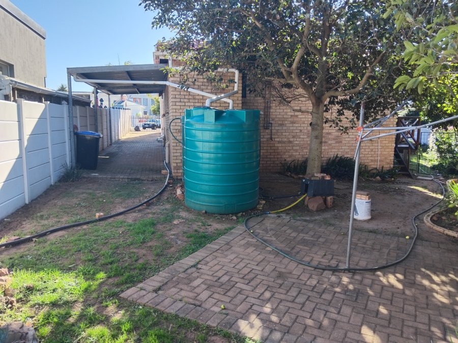4 Bedroom Property for Sale in Wavecrest Eastern Cape